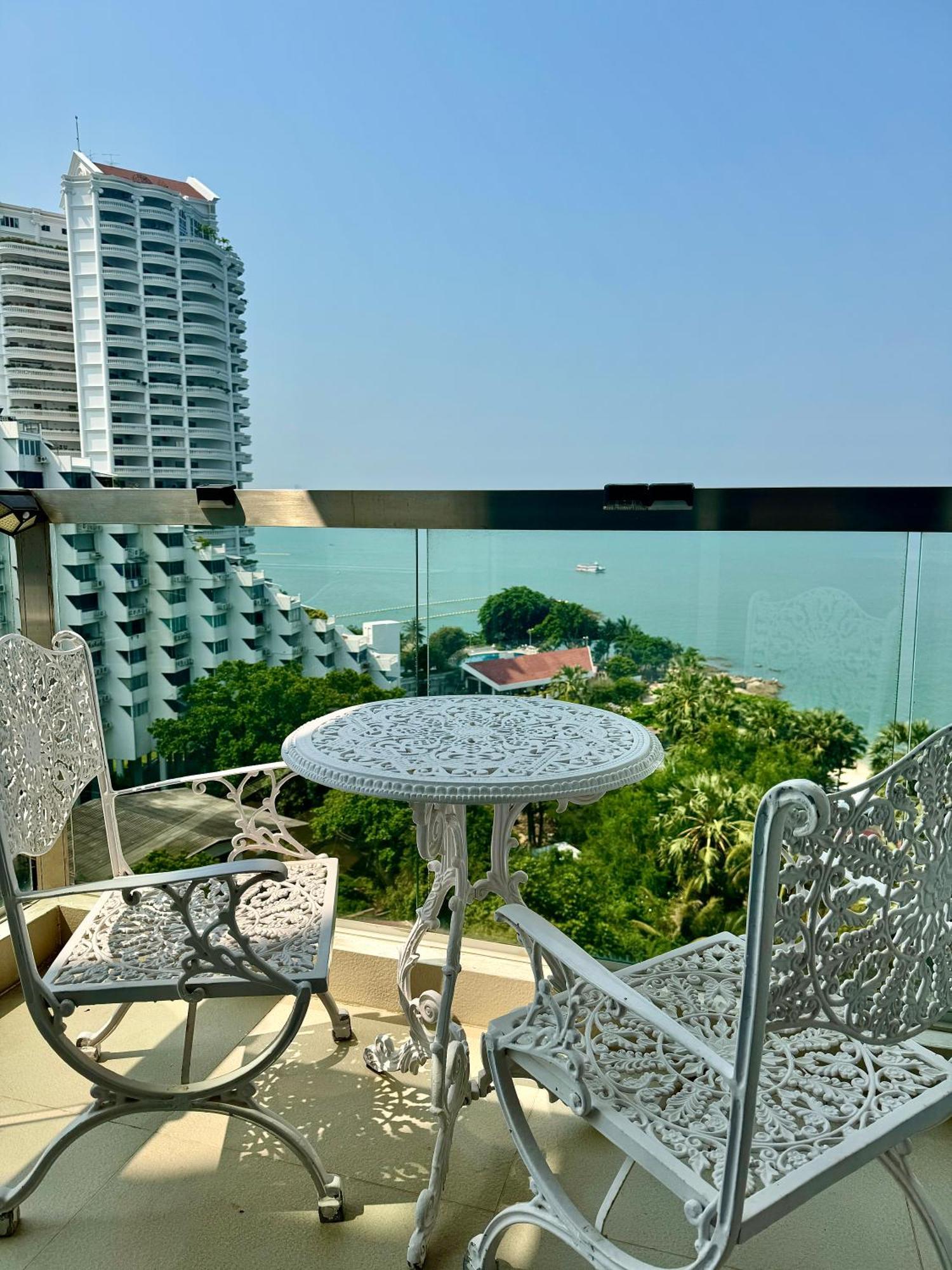 The Palm Sea View Private World Class Luxury Apartment