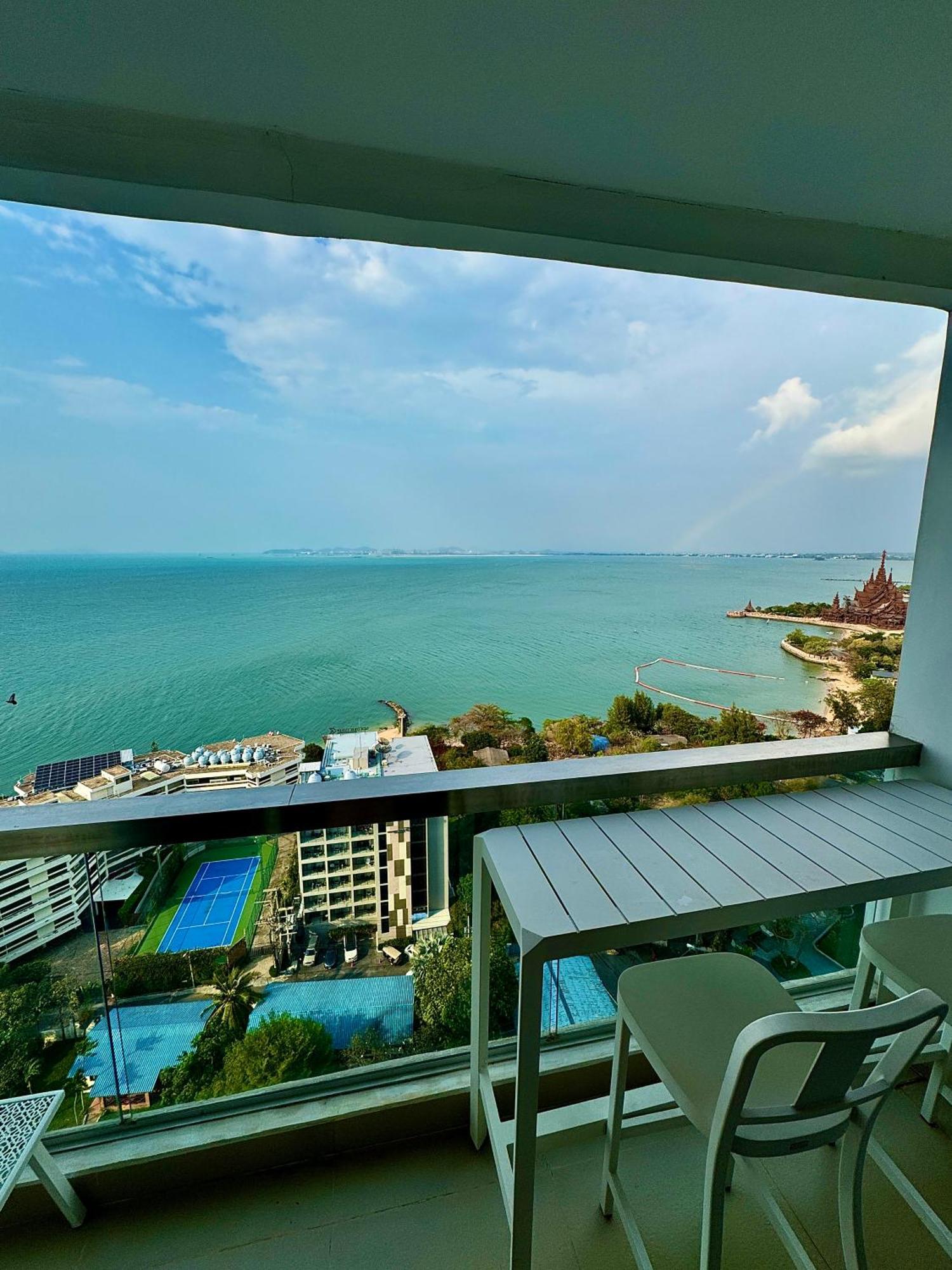Apartemen The Palm Sea View Private World Class Luxury Pattaya